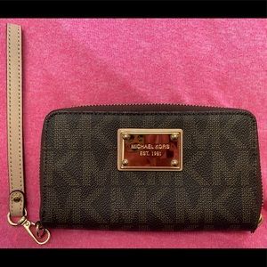 AUTHENTIC MICHAEL KORS WRISTLET